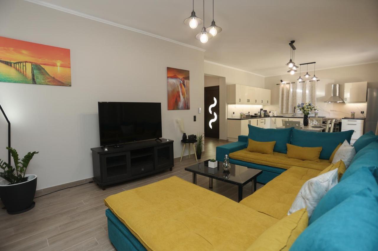 Roberta House * Ano Pavliana